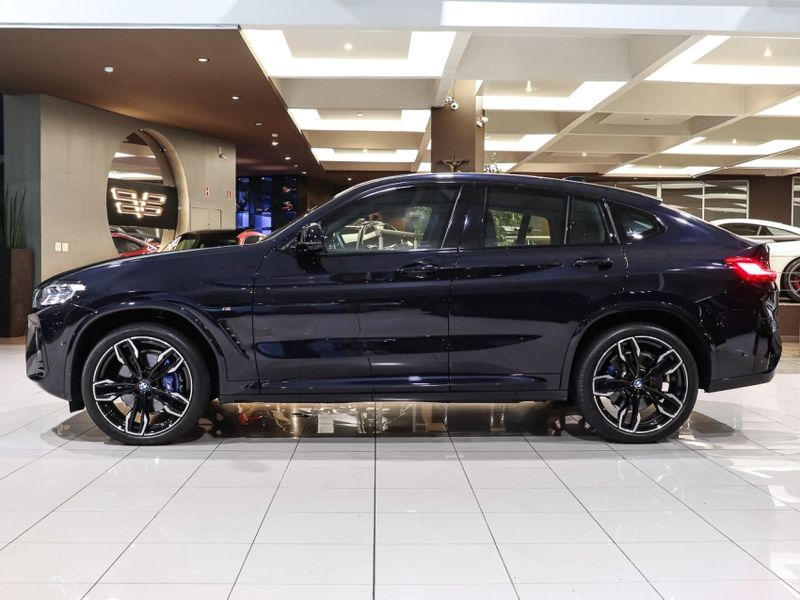 BMW X4 3.0 TWINPOWER GASOLINA M40I STEPTRONIC 2023/2024 VIA BELLA VEÍCULOS ESPECIAIS CAXIAS DO SUL / Carros no Vale