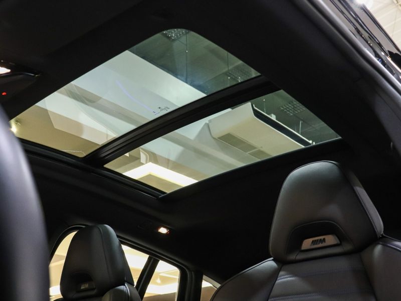 BMW X4 3.0 TWINPOWER GASOLINA M40I STEPTRONIC 2023/2024 VIA BELLA VEÍCULOS ESPECIAIS CAXIAS DO SUL / Carros no Vale