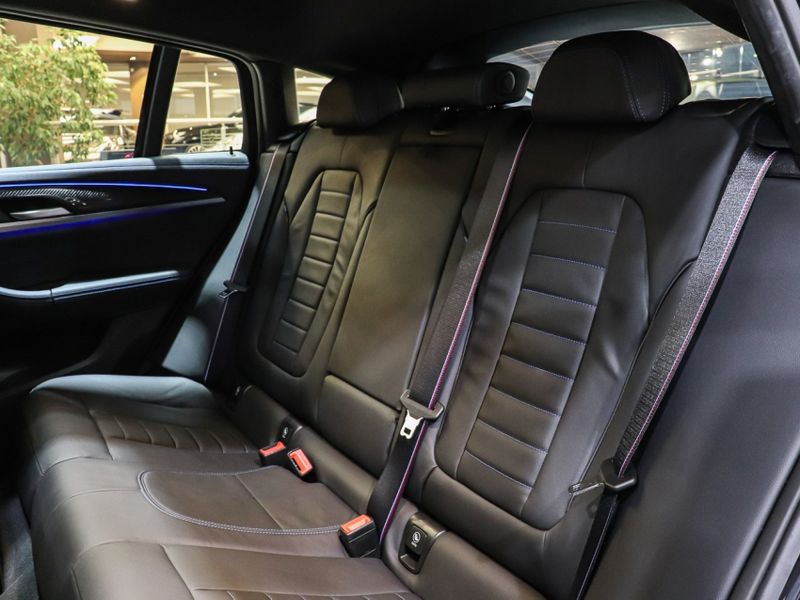 BMW X4 3.0 TWINPOWER GASOLINA M40I STEPTRONIC 2023/2024 VIA BELLA VEÍCULOS ESPECIAIS CAXIAS DO SUL / Carros no Vale