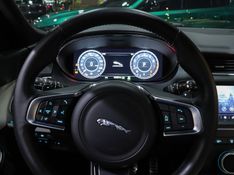 Jaguar E-PACE 2.0 16V P300 GASOLINA R-DYNAMIC SE AWD AUTOMÁTICO 2019/2019 VIA BELLA VEÍCULOS ESPECIAIS CAXIAS DO SUL / Carros no Vale