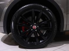 Jaguar E-PACE 2.0 16V P300 GASOLINA R-DYNAMIC SE AWD AUTOMÁTICO 2019/2019 VIA BELLA VEÍCULOS ESPECIAIS CAXIAS DO SUL / Carros no Vale