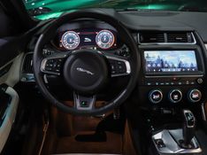 Jaguar E-PACE 2.0 16V P300 GASOLINA R-DYNAMIC SE AWD AUTOMÁTICO 2019/2019 VIA BELLA VEÍCULOS ESPECIAIS CAXIAS DO SUL / Carros no Vale