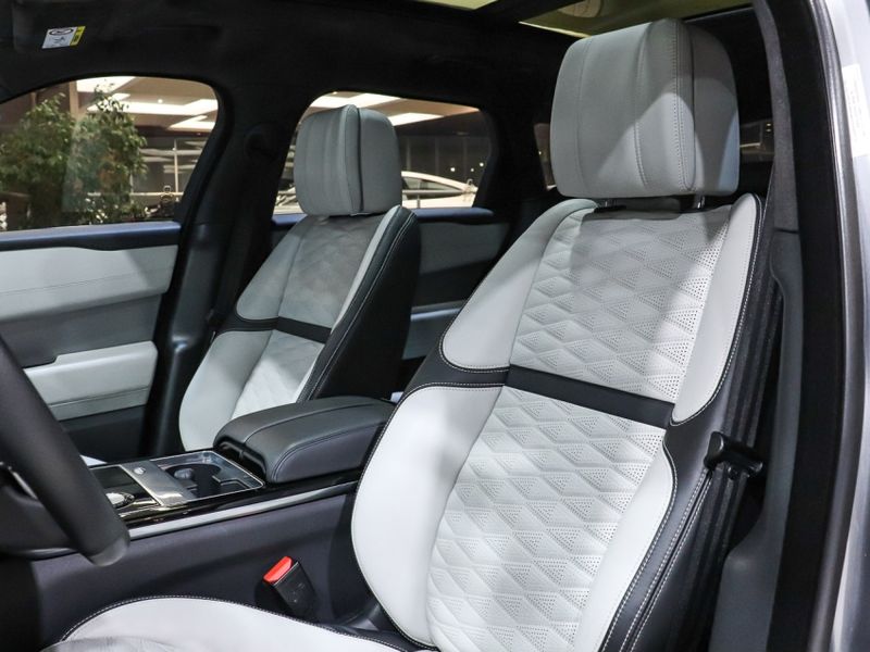 Land Rover RANGE ROVER VELAR 5.0 V8 P550 GASOLINA SVAUTOBIOGRAPHY DYNAMIC EDITION AUTOMÁTICO 2020/2020 VIA BELLA VEÍCULOS ESPECIAIS CAXIAS DO SUL / Carros no Vale