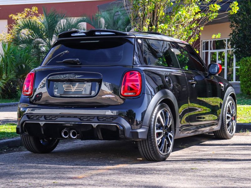 Mini COOPER 2.0 16V TWINPOWER GASOLINA JOHN COOPER WORKS 2P STEPTRONIC 2022/2023 VIA BELLA VEÍCULOS ESPECIAIS CAXIAS DO SUL / Carros no Vale