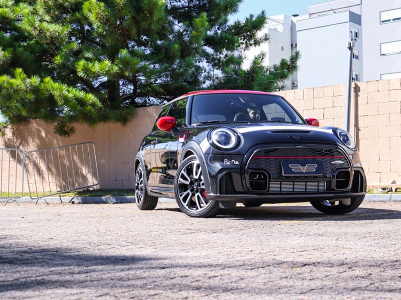 Mini COOPER 2.0 16V TWINPOWER GASOLINA JOHN COOPER WORKS 2P STEPTRONIC 2022/2023 VIA BELLA VEÍCULOS ESPECIAIS CAXIAS DO SUL / Carros no Vale