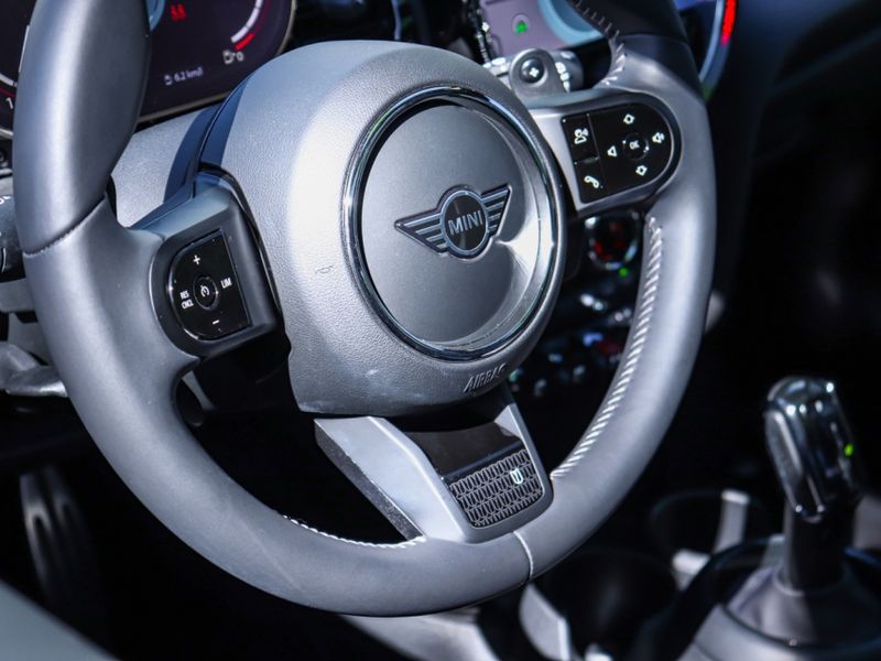 Mini COOPER 2.0 16V TWINPOWER GASOLINA JOHN COOPER WORKS 2P STEPTRONIC 2022/2023 VIA BELLA VEÍCULOS ESPECIAIS CAXIAS DO SUL / Carros no Vale