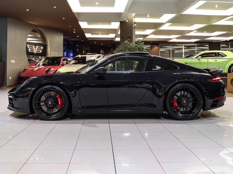 Porsche 911 3.0 24V H6 GASOLINA CARRERA 4 GTS PDK 2024/2024 VIA BELLA VEÍCULOS ESPECIAIS CAXIAS DO SUL / Carros no Vale