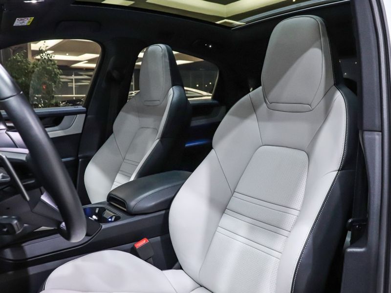 Porsche CAYENNE 3.0 V6 E-HYBRID COUPÉ AWD 2024/2024 VIA BELLA VEÍCULOS ESPECIAIS CAXIAS DO SUL / Carros no Vale