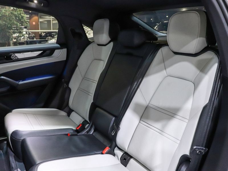 Porsche CAYENNE 3.0 V6 E-HYBRID COUPÉ AWD 2024/2024 VIA BELLA VEÍCULOS ESPECIAIS CAXIAS DO SUL / Carros no Vale