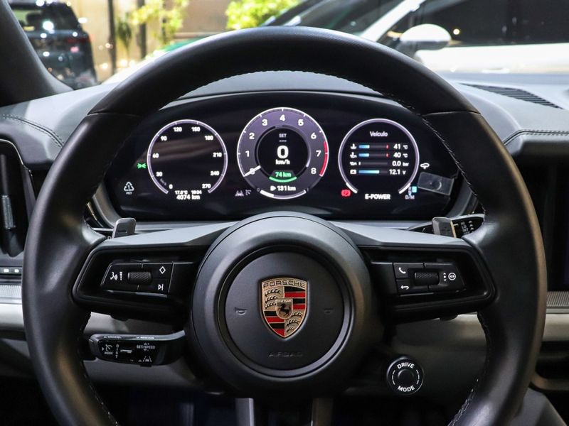 Porsche CAYENNE 3.0 V6 E-HYBRID COUPÉ AWD 2024/2024 VIA BELLA VEÍCULOS ESPECIAIS CAXIAS DO SUL / Carros no Vale