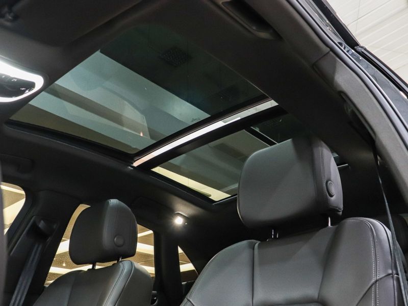 Porsche MACAN 2.0 TURBO GASOLINA PDK 2024/2025 VIA BELLA VEÍCULOS ESPECIAIS CAXIAS DO SUL / Carros no Vale