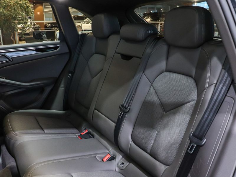 Porsche MACAN 2.0 TURBO GASOLINA PDK 2024/2025 VIA BELLA VEÍCULOS ESPECIAIS CAXIAS DO SUL / Carros no Vale