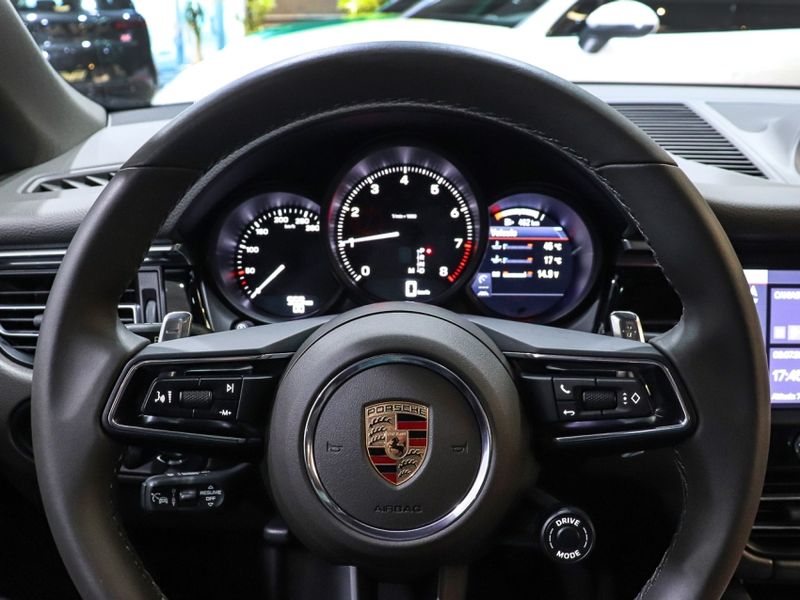 Porsche MACAN 2.0 TURBO GASOLINA PDK 2024/2025 VIA BELLA VEÍCULOS ESPECIAIS CAXIAS DO SUL / Carros no Vale