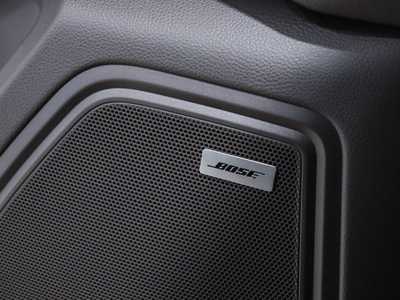 Porsche MACAN 2.0 TURBO GASOLINA PDK 2024/2025 VIA BELLA VEÍCULOS ESPECIAIS CAXIAS DO SUL / Carros no Vale