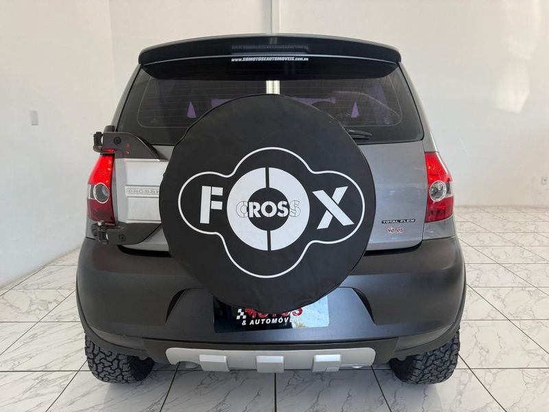 VOLKSWAGEN CROSSFOX 1.6 2005 SÓ MOTOS E AUTOMÓVEIS SANTA CRUZ DO SUL / Carros no Vale