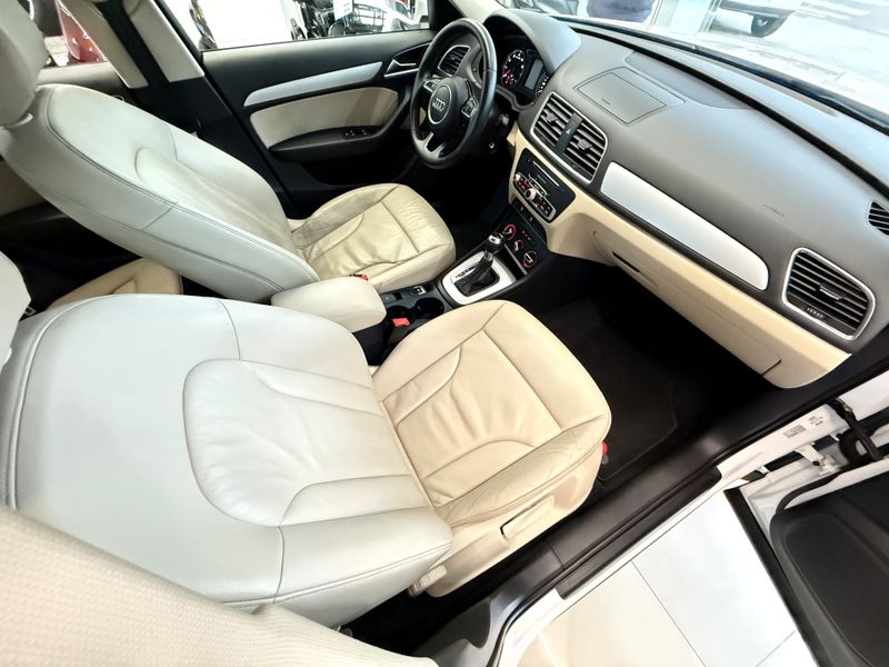 Audi Q3 1.4 Tfsi 150cv Attraction 2015/2016 COVEL VEICULOS ENCANTADO / Carros no Vale