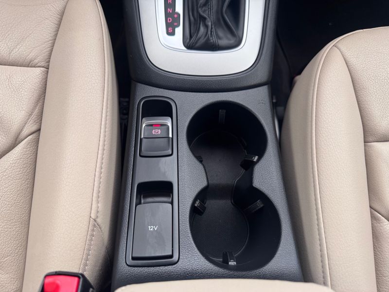 Audi Q3 1.4 Tfsi 150cv Attraction 2015/2016 COVEL VEICULOS ENCANTADO / Carros no Vale