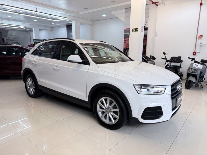 Audi Q3 1.4 Tfsi 150cv Attraction 2015/2016 COVEL VEICULOS ENCANTADO / Carros no Vale