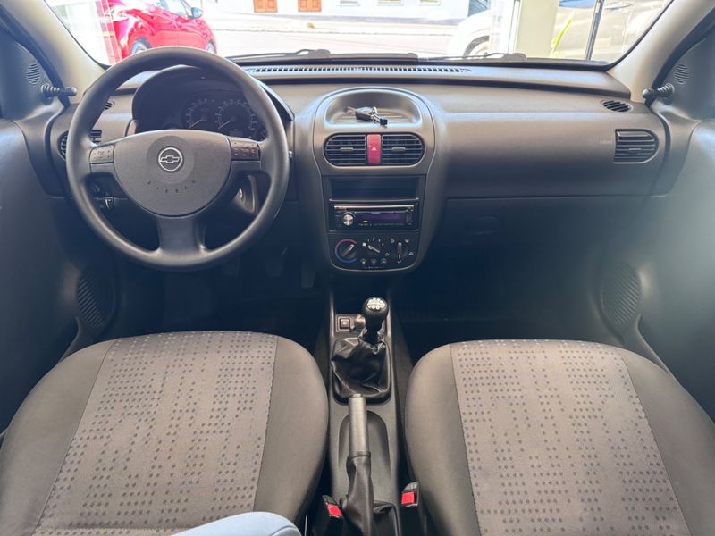 Chevrolet Corsa Hatch Maxx 1.4 8v 2012/2012 COVEL VEICULOS ENCANTADO / Carros no Vale