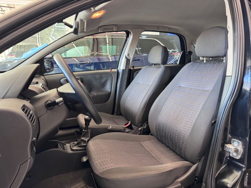 Chevrolet Corsa Hatch Maxx 1.4 8v 2012/2012 COVEL VEICULOS ENCANTADO / Carros no Vale
