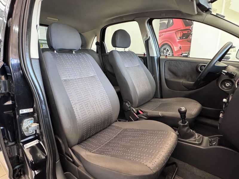 Chevrolet Corsa Hatch Maxx 1.4 8v 2012/2012 COVEL VEICULOS ENCANTADO / Carros no Vale