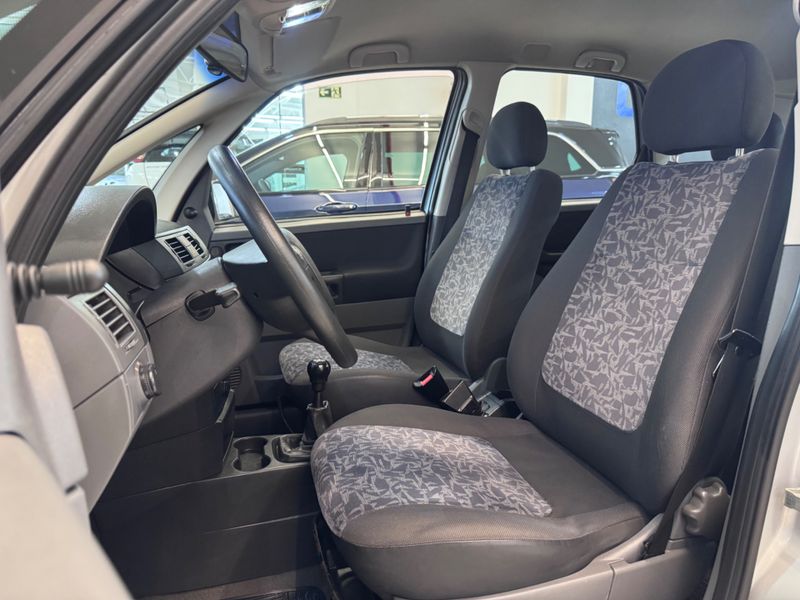 Chevrolet Meriva Maxx 2004/2005 COVEL VEICULOS ENCANTADO / Carros no Vale
