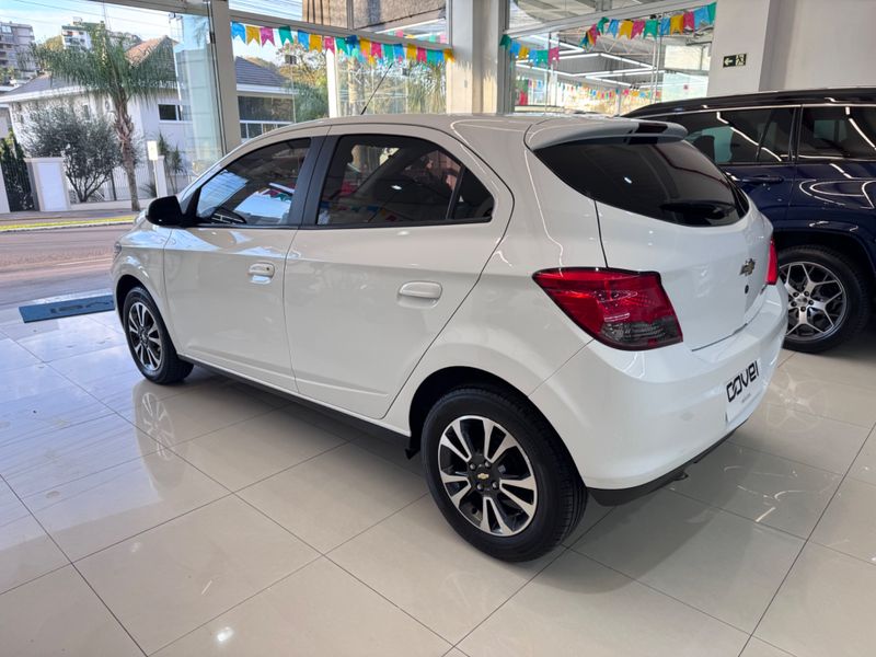 Chevrolet Onix 1.4 Ltz 2015/2016 COVEL VEICULOS ENCANTADO / Carros no Vale