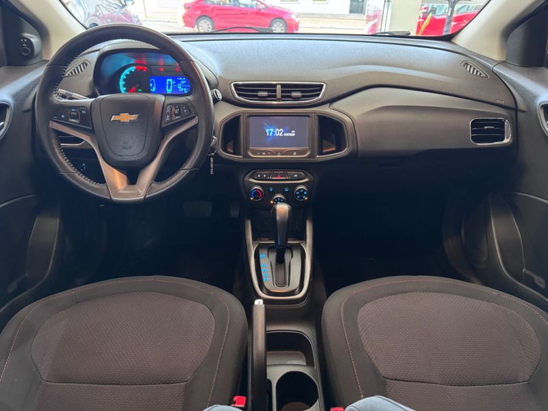 Chevrolet Onix 1.4 Ltz 2015/2016 COVEL VEICULOS ENCANTADO / Carros no Vale