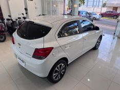 Chevrolet Onix 1.4 Ltz 2015/2016 COVEL VEICULOS ENCANTADO / Carros no Vale