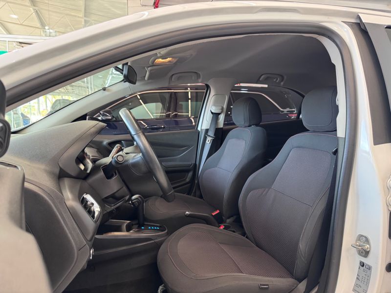 Chevrolet Onix 1.4 Ltz 2015/2016 COVEL VEICULOS ENCANTADO / Carros no Vale