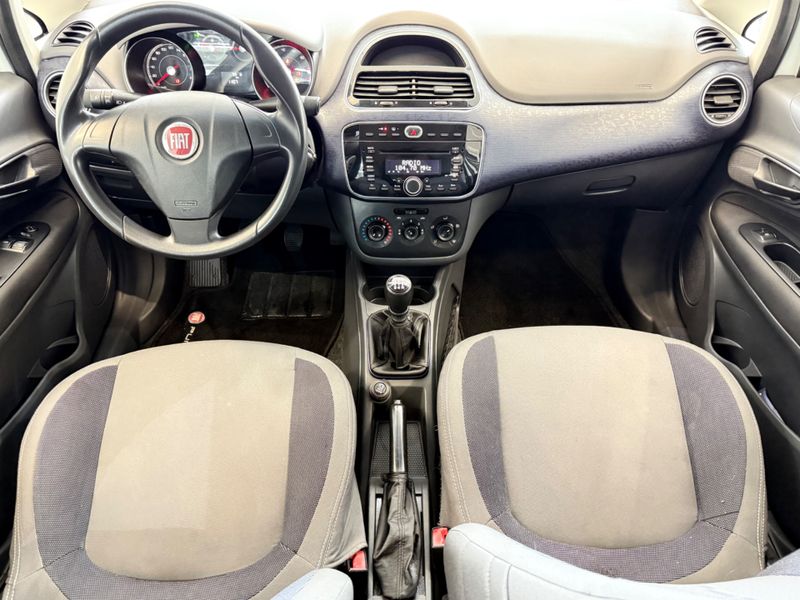 Fiat Punto Attractive Italia 1.4 2012/2013 COVEL VEICULOS ENCANTADO / Carros no Vale