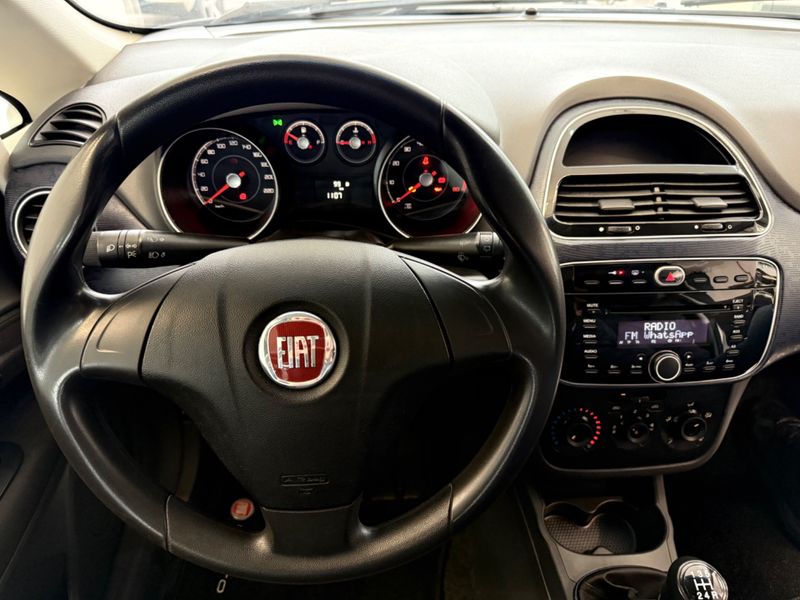 Fiat Punto Attractive Italia 1.4 2012/2013 COVEL VEICULOS ENCANTADO / Carros no Vale