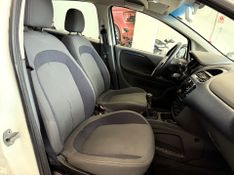 Fiat Punto Attractive Italia 1.4 2012/2013 COVEL VEICULOS ENCANTADO / Carros no Vale