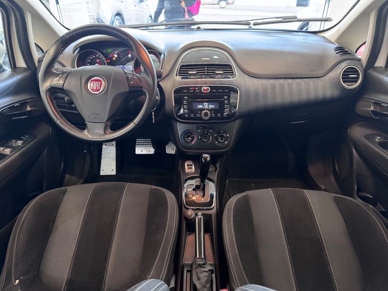 Fiat Punto Sporting 1.8 2013/2014 COVEL VEICULOS ENCANTADO / Carros no Vale