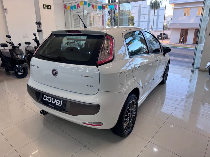 Fiat Punto Sporting 1.8 2013/2014 COVEL VEICULOS ENCANTADO / Carros no Vale