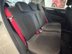 Fiat Punto Sporting 1.8 2013/2014 COVEL VEICULOS ENCANTADO / Carros no Vale