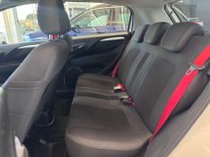 Fiat Punto Sporting 1.8 2013/2014 COVEL VEICULOS ENCANTADO / Carros no Vale