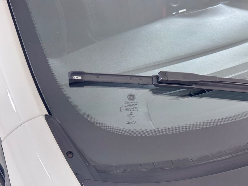 Fiat Punto Sporting 1.8 2013/2014 COVEL VEICULOS ENCANTADO / Carros no Vale