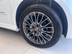 Fiat Punto Sporting 1.8 2013/2014 COVEL VEICULOS ENCANTADO / Carros no Vale