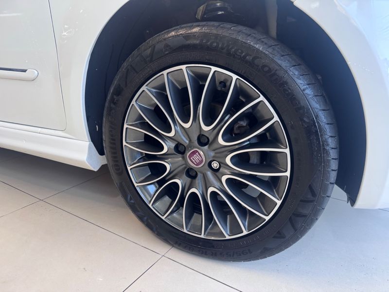 Fiat Punto Sporting 1.8 2013/2014 COVEL VEICULOS ENCANTADO / Carros no Vale