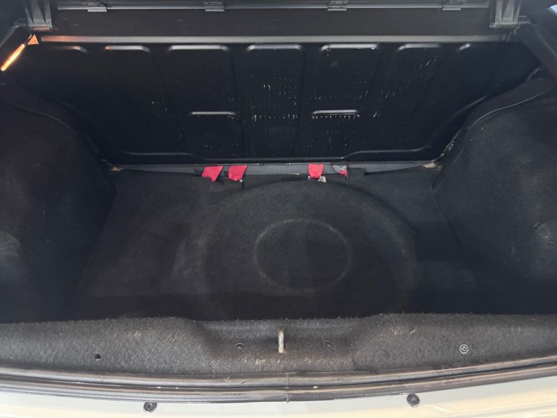 Fiat Punto Sporting 1.8 2013/2014 COVEL VEICULOS ENCANTADO / Carros no Vale