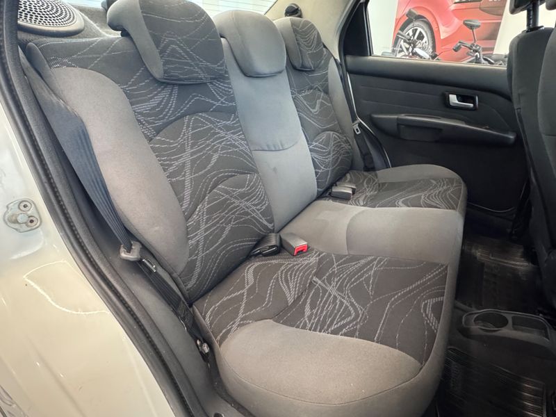 Fiat Siena El 1.0 2012/2013 COVEL VEICULOS ENCANTADO / Carros no Vale