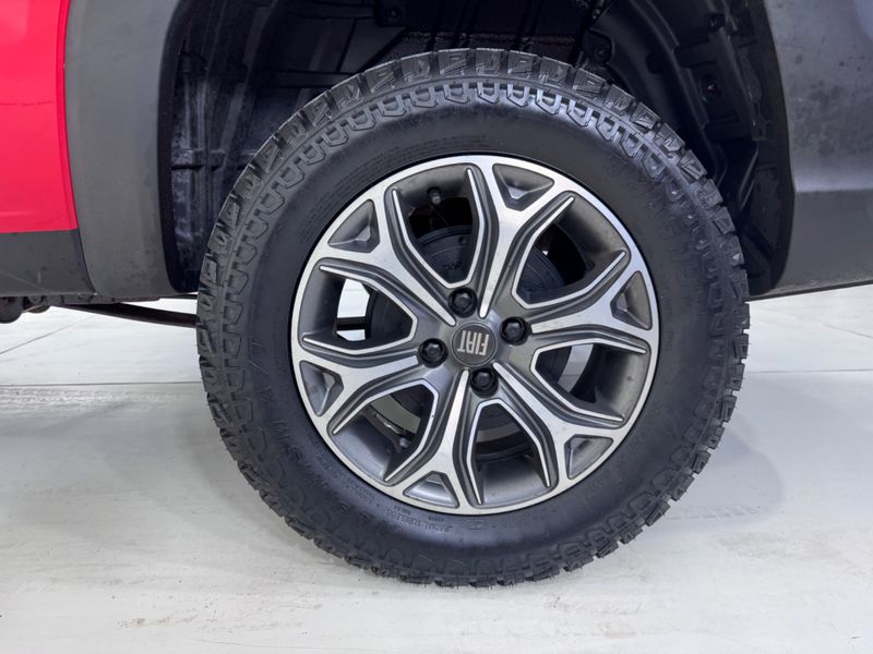 Fiat Strada Volcano 1.3 Cd 2020/2021 COVEL VEICULOS ENCANTADO / Carros no Vale