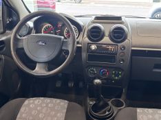 Ford Fiesta 1.6 2011/2012 COVEL VEICULOS ENCANTADO / Carros no Vale