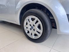 Ford Fiesta 1.6 2011/2012 COVEL VEICULOS ENCANTADO / Carros no Vale