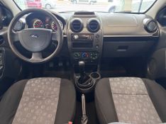 Ford Fiesta 1.6 2011/2012 COVEL VEICULOS ENCANTADO / Carros no Vale