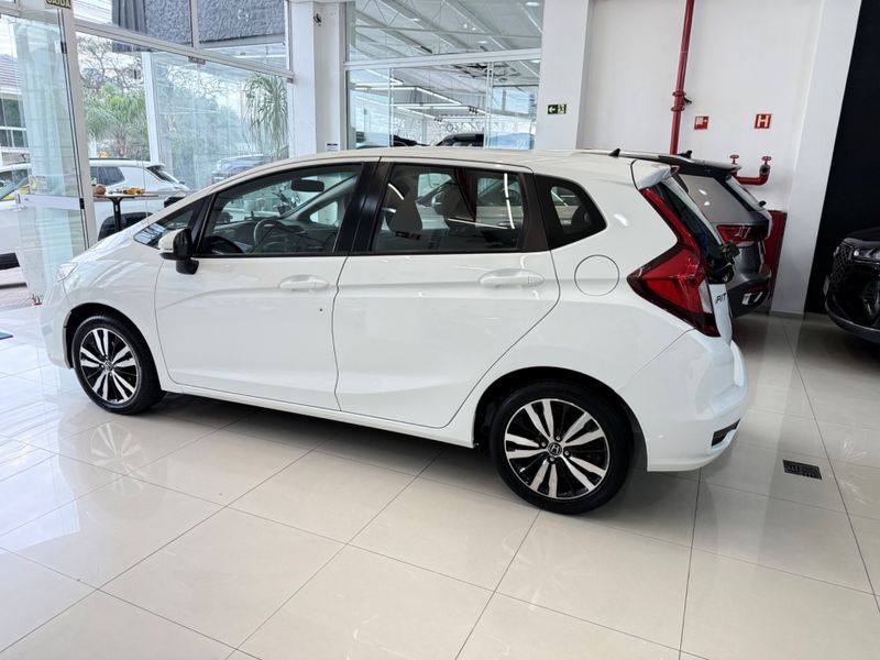 Honda Fit Ex 1.5 16v 2017/2018 COVEL VEICULOS ENCANTADO / Carros no Vale