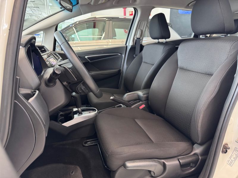 Honda Fit Ex 1.5 16v 2017/2018 COVEL VEICULOS ENCANTADO / Carros no Vale