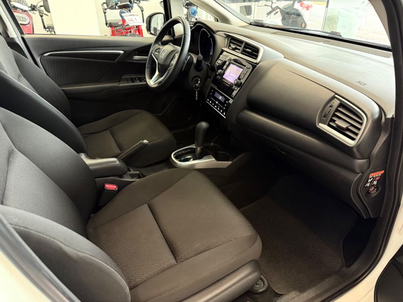 Honda Fit Ex 1.5 16v 2017/2018 COVEL VEICULOS ENCANTADO / Carros no Vale