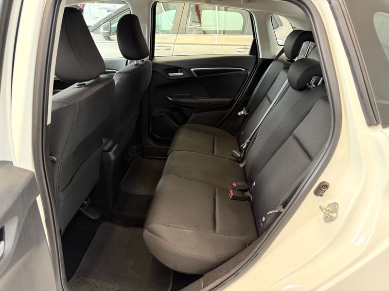 Honda Fit Ex 1.5 16v 2017/2018 COVEL VEICULOS ENCANTADO / Carros no Vale